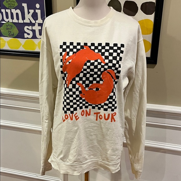Independent Trading Company Tops - Official Harry Styles Love on Tour Concert Sweatshirt